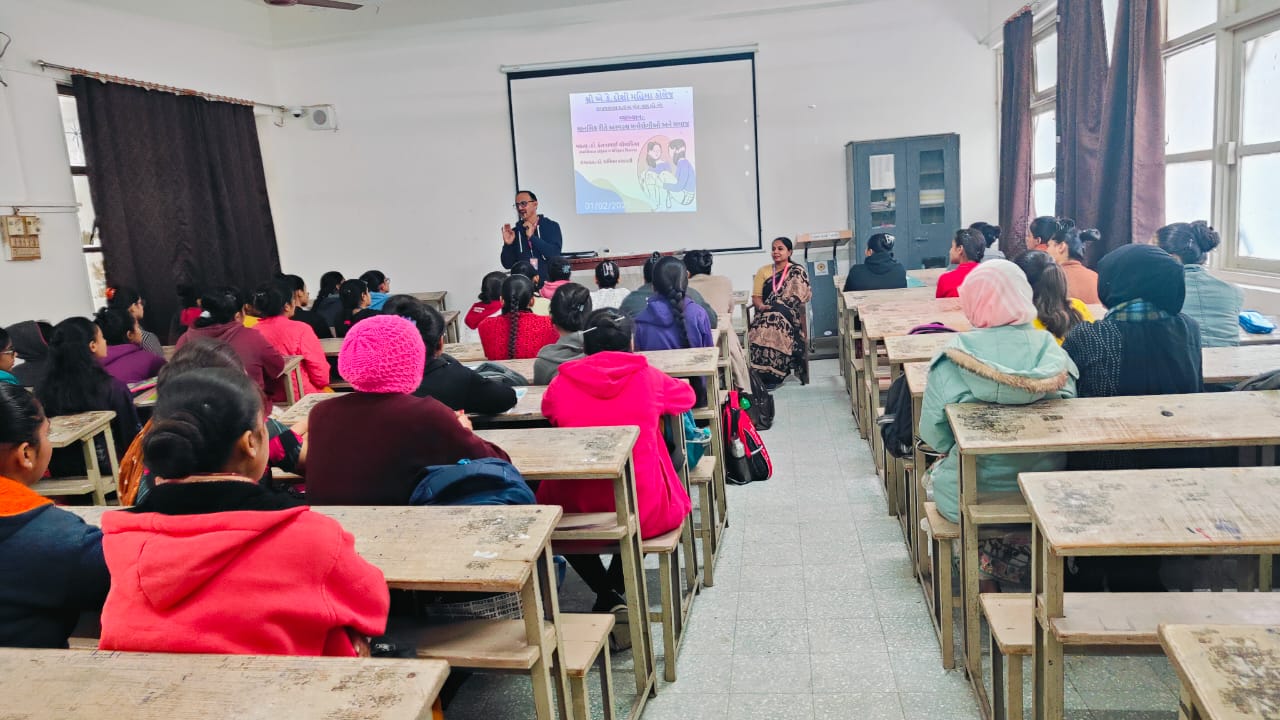 સમાજલક્ષી મનોવિજ્ઞાન વિષયના અનુસંધાને “માનસિક રીતે અસ્વસ્થ મનોરોગીઓ અને સમાજ” વિષય પર એ.કે.દોશી મહિલા કોલેજના મનોવિજ્ઞાન વિભાગના આસિસ્ટન્ટ પ્રોફેસર ડો. કેતનભાઇ ધોળકિયા નું વ્યાખ્યાન Photo